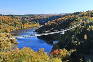 El puente colgante Titan RT es uno de los más largos del mundo