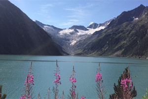 El lago de Gosau del ante del macizo Dachstein