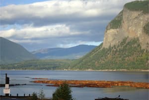 Shuswap Lake, punto de entrada a las Rocosas canadienses