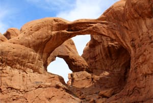 El famoso doble arco en el parque nacional Arches