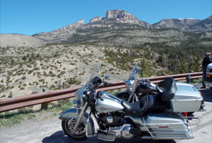 En moto por las tierras de Wyoming